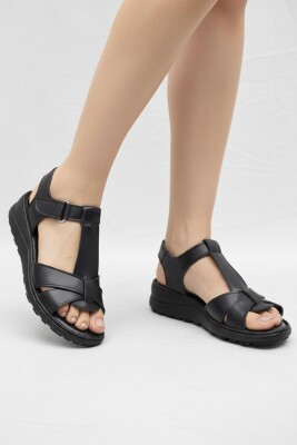 26-102S TAM Ortopedik Taban Günlük Kadın Sandalet Terlik Siyah Sandalet - ISPARTALILAR